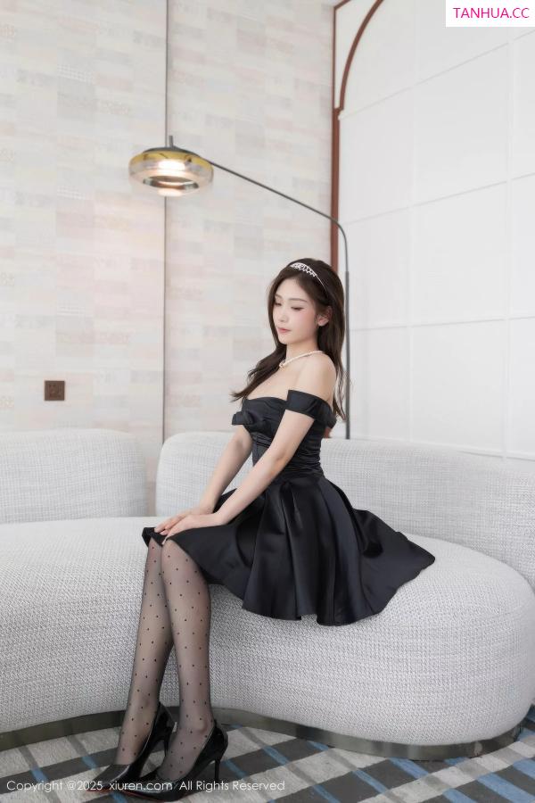[XiuRen]高清写真图 2025.10.16 No.10878 刘婷婷 黑色性感
